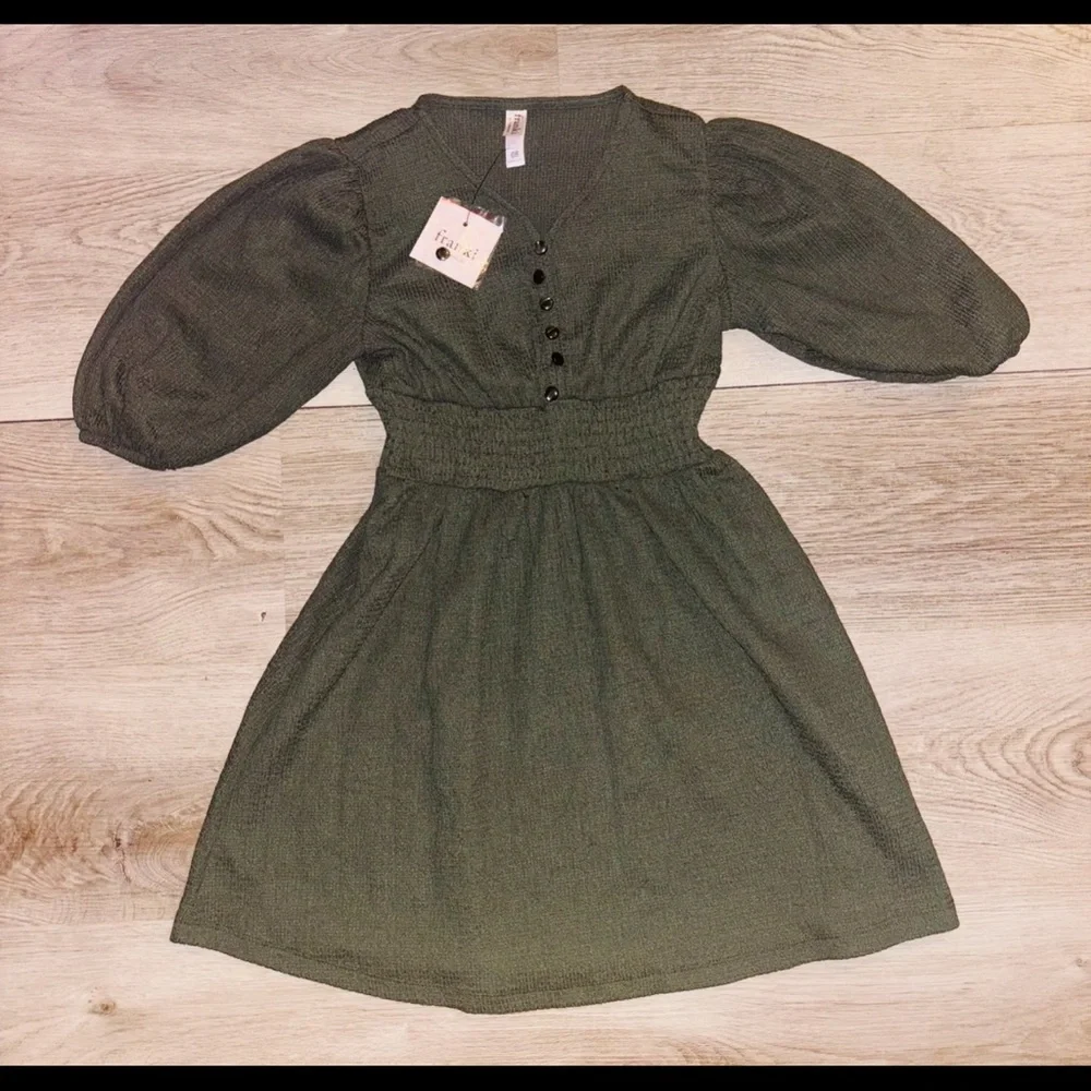 Francesca’s Green Dress - Picture 3 of 3